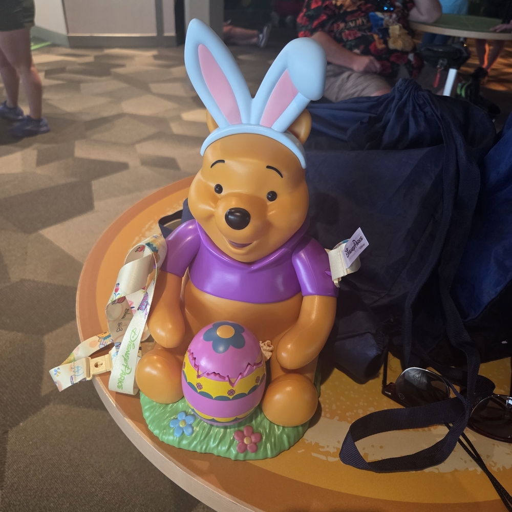 Disney Winnie the Pooh Easter Bunny Popcoen Bucket With Piglet In Egg